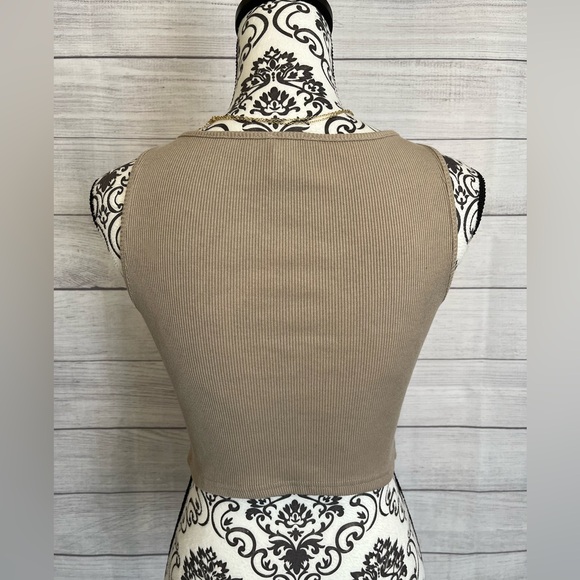 Princess Polly | NWOT Darlington Sleeveless Crop Top - Picture 3 of 7